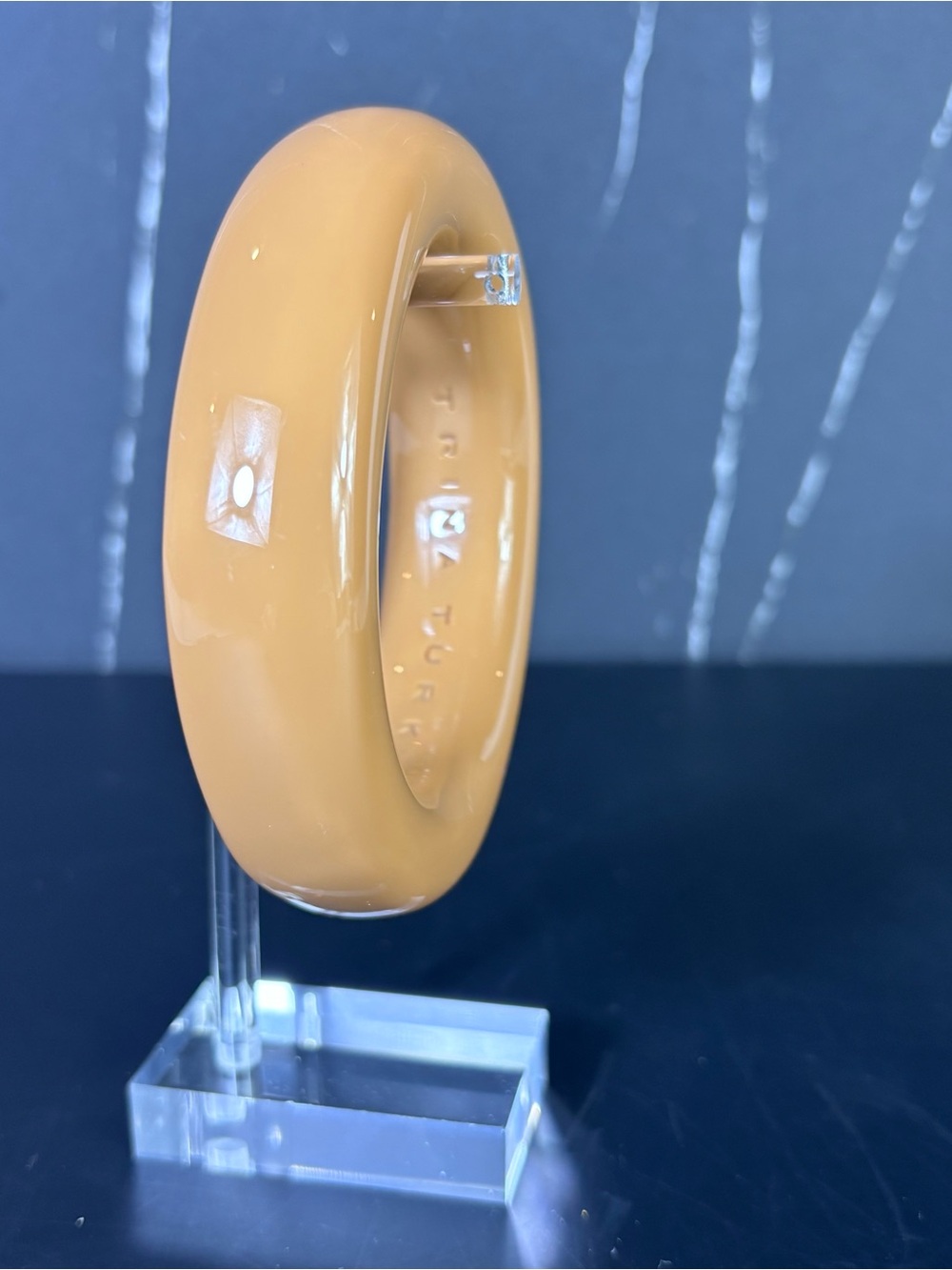 Trina Turk Chunky Lucite Bangle Bracelet Butterscotch Nude Acrylic Y2K Runway